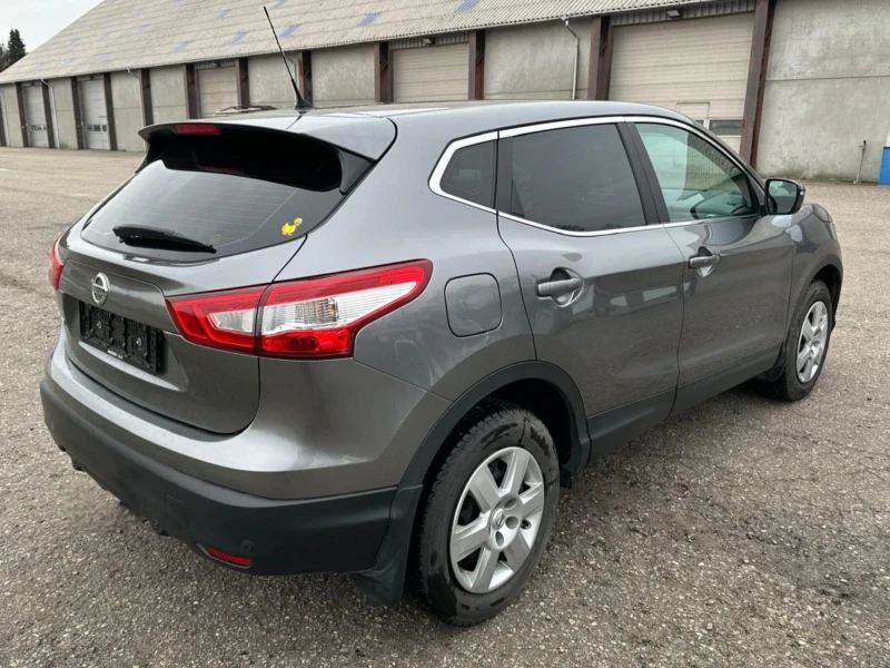 Nissan Qashqai 1.2 DIG-T / 6M / Camera / Climatronic, снимка 4 - Автомобили и джипове - 49215051