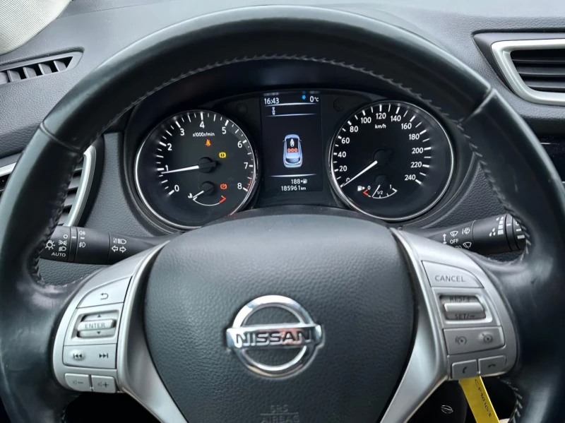 Nissan Qashqai 1.2 DIG-T / 6M / Camera / Climatronic, снимка 12 - Автомобили и джипове - 49215051