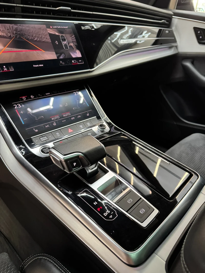 Audi Q8 5.0 TDI/3xS-line-BLACK OPTIC/DISTRONIK/ПАНОРАМА, снимка 12 - Автомобили и джипове - 52407579