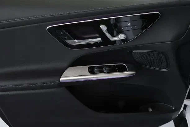 Mercedes-Benz GLC 220 d 4Matic = AMG Line = Advanced Plus Гаранция, снимка 3 - Автомобили и джипове - 53632298