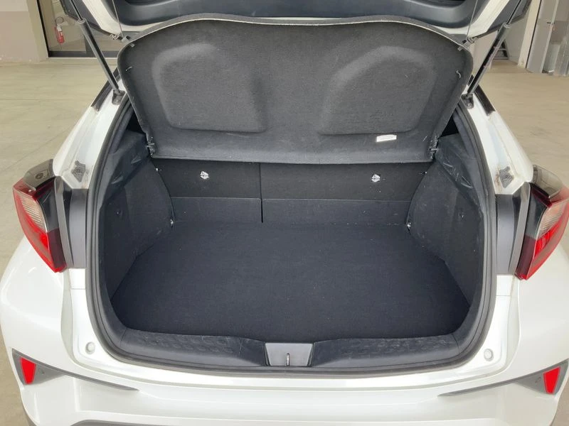 Toyota C-HR, снимка 10 - Автомобили и джипове - 54910228