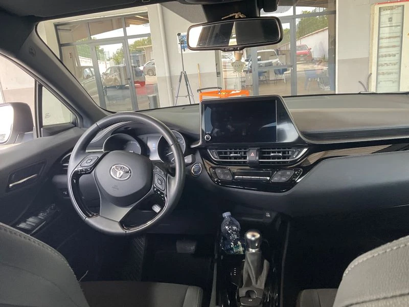 Toyota C-HR, снимка 12 - Автомобили и джипове - 54910228