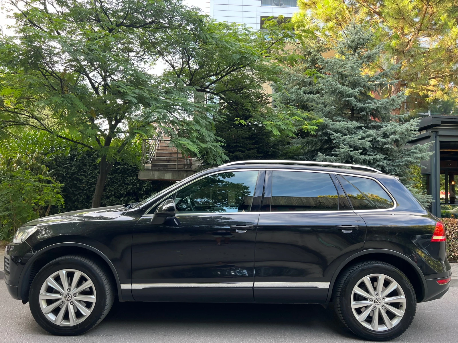 VW Touareg 3.0TDI LED/XENON/NAVI/PODGREV/KOJA/UNIKAT - изображение 3