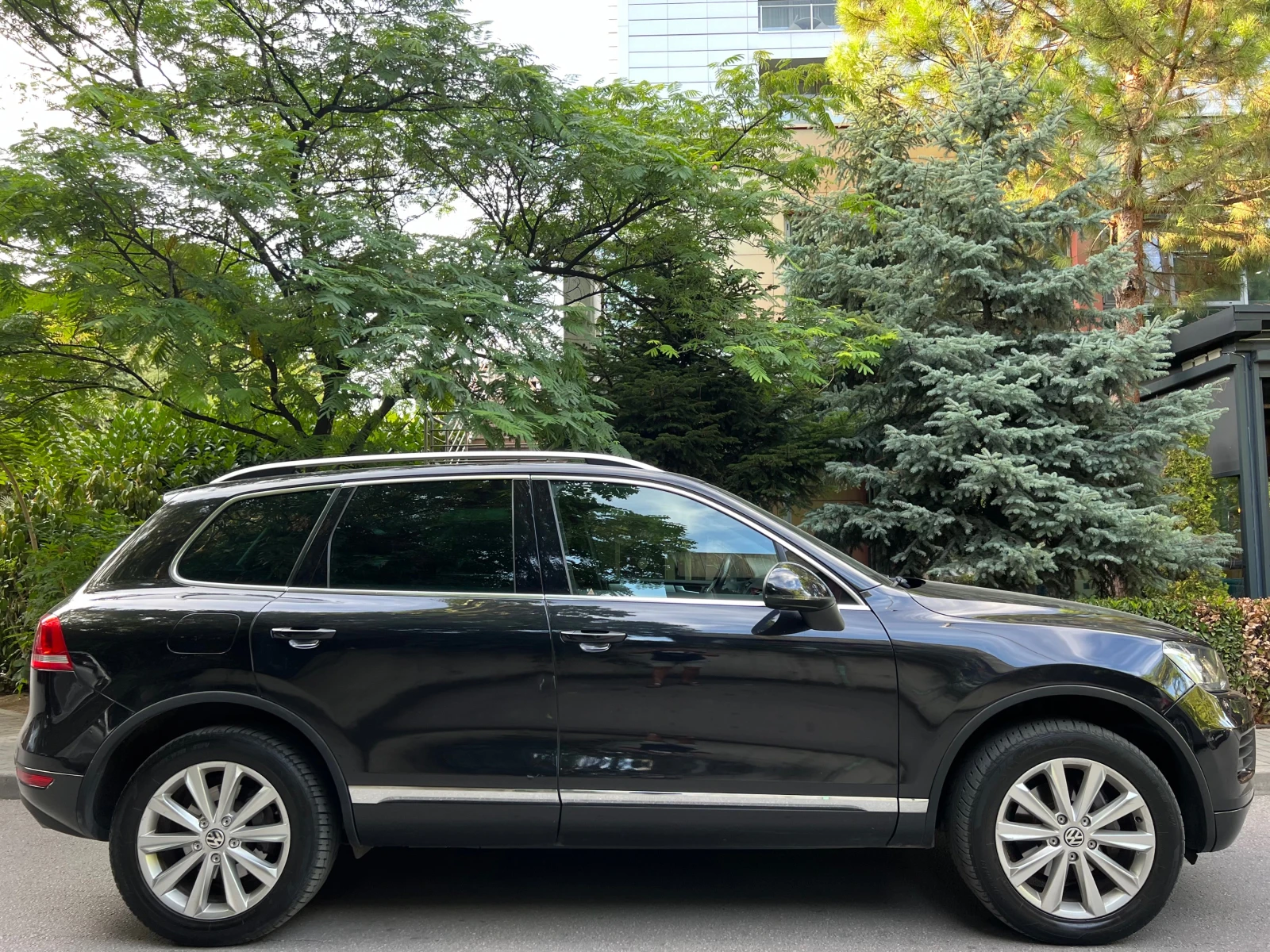 VW Touareg 3.0TDI LED/XENON/NAVI/PODGREV/KOJA/UNIKAT - изображение 6