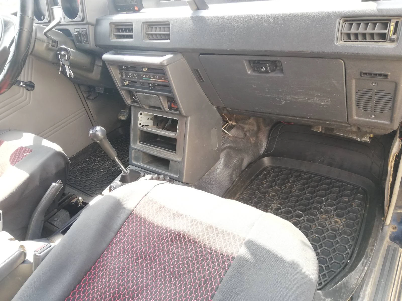 Mitsubishi Pajero хардтоп, снимка 8 - Автомобили и джипове - 53892431