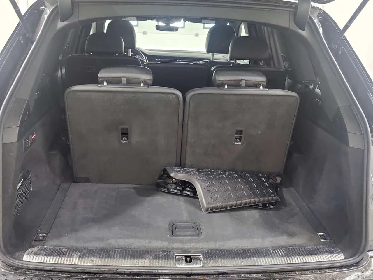 Audi Q7 * ДИСТРОНИК * 360 КАМЕРА * ОБДУХВАНЕ * 2 КЛЮЧА * , снимка 15 - Автомобили и джипове - 54759506