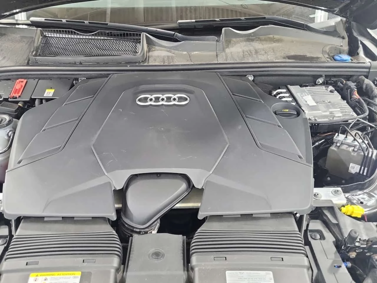 Audi Q7 * ДИСТРОНИК * 360 КАМЕРА * ОБДУХВАНЕ * 2 КЛЮЧА * , снимка 17 - Автомобили и джипове - 54759506