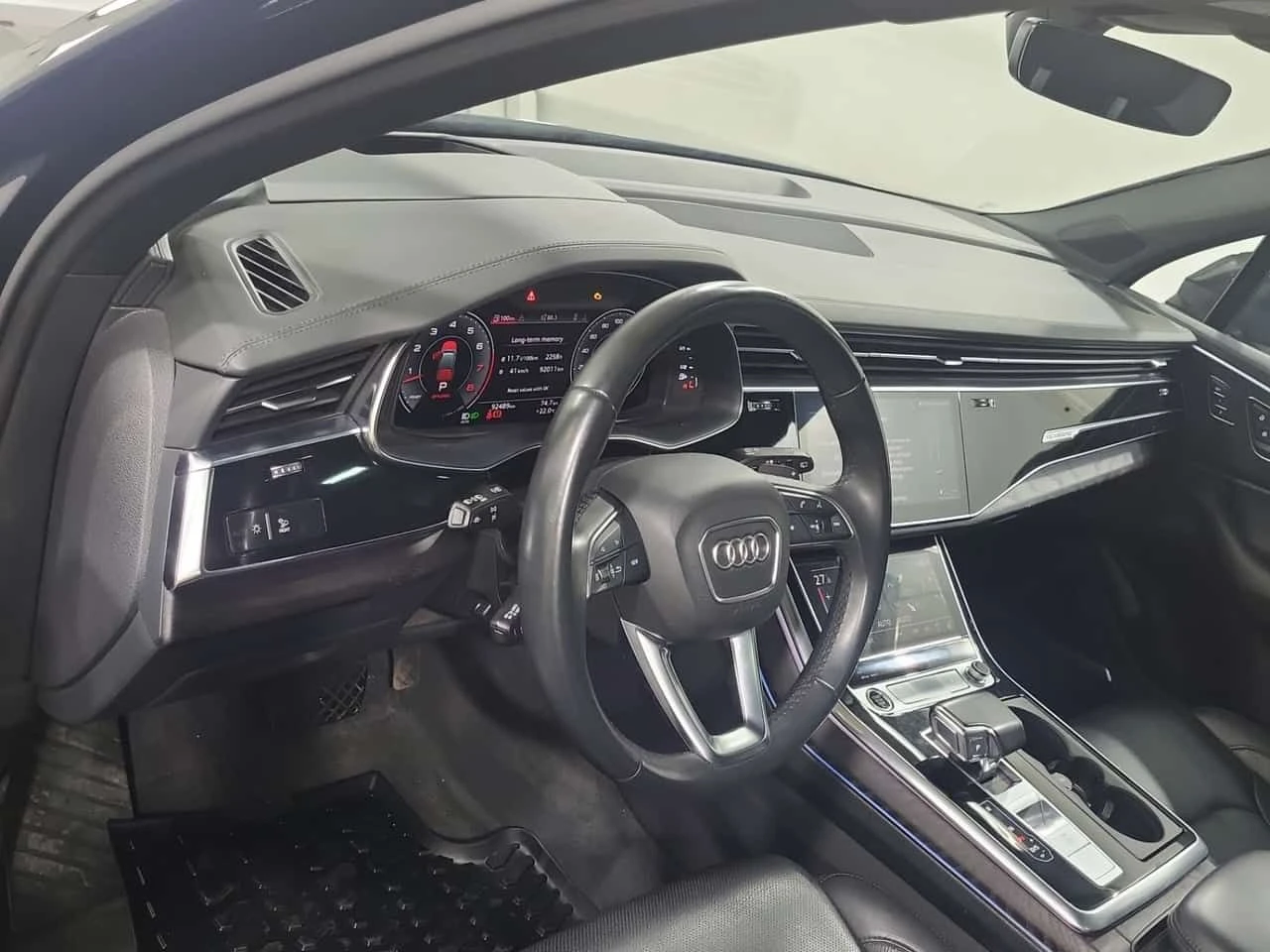 Audi Q7 * ДИСТРОНИК * 360 КАМЕРА * ОБДУХВАНЕ * 2 КЛЮЧА * , снимка 11 - Автомобили и джипове - 54759506