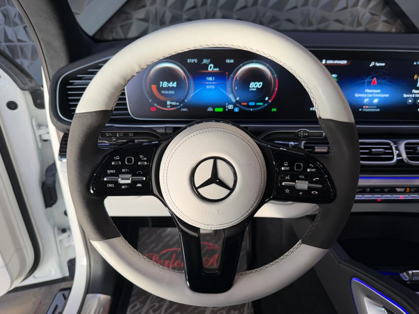Mercedes-Benz GLS 600 MAYBACH* BRABUS* 4 MATIC * FULL Екстри * BURMESTER, снимка 12 - Автомобили и джипове - 55009236