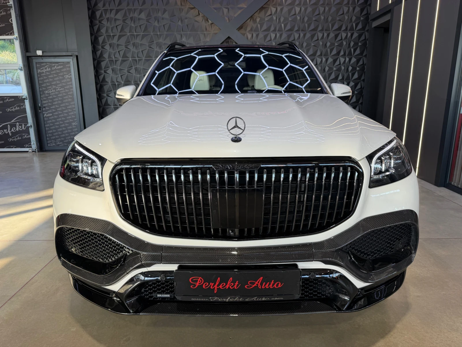 Mercedes-Benz GLS 600 MAYBACH* BRABUS* 4 MATIC * FULL Екстри * BURMESTER, снимка 2 - Автомобили и джипове - 55009236