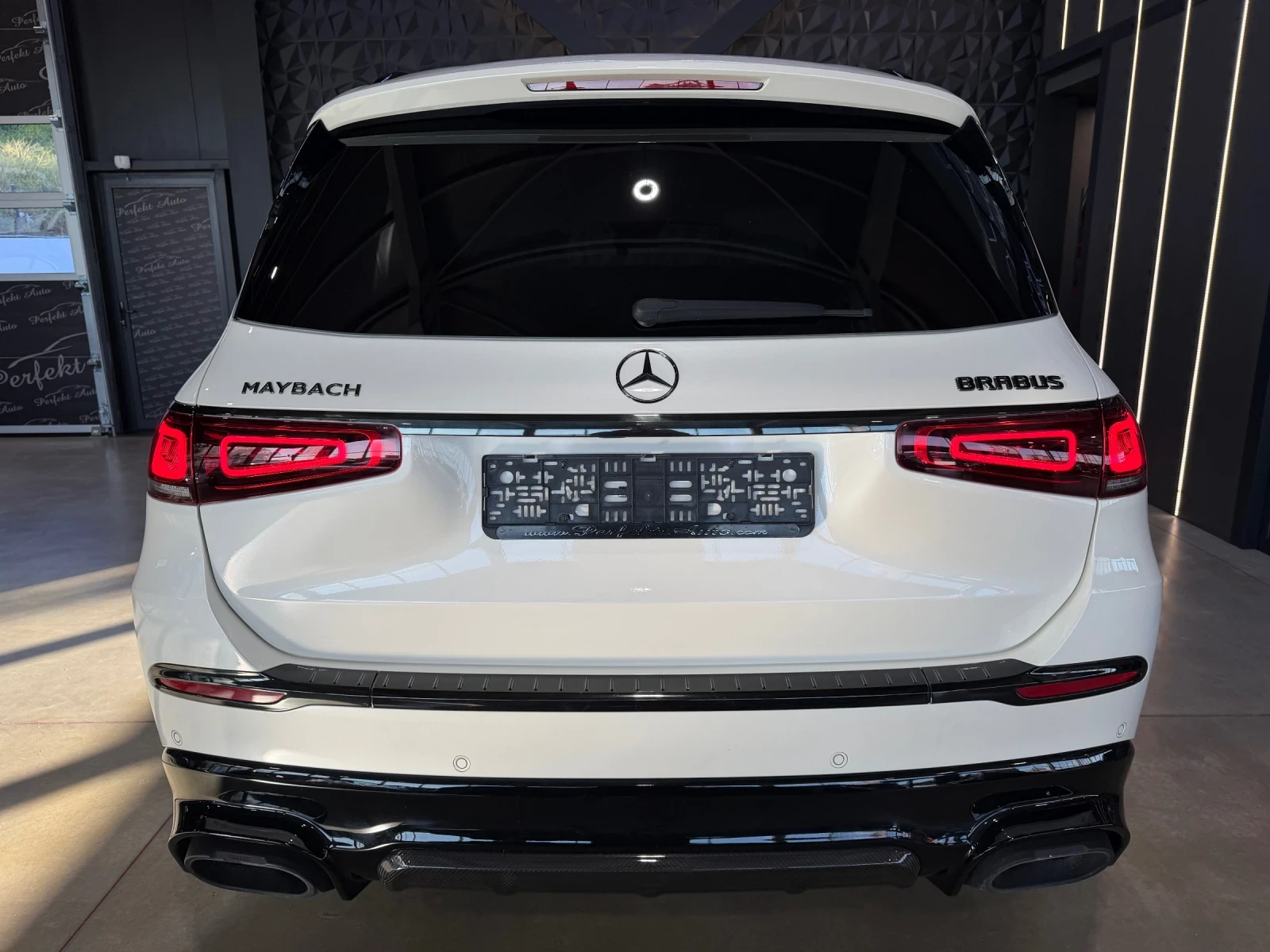 Mercedes-Benz GLS 600 MAYBACH* BRABUS* 4 MATIC * FULL Екстри * BURMESTER, снимка 3 - Автомобили и джипове - 55009236
