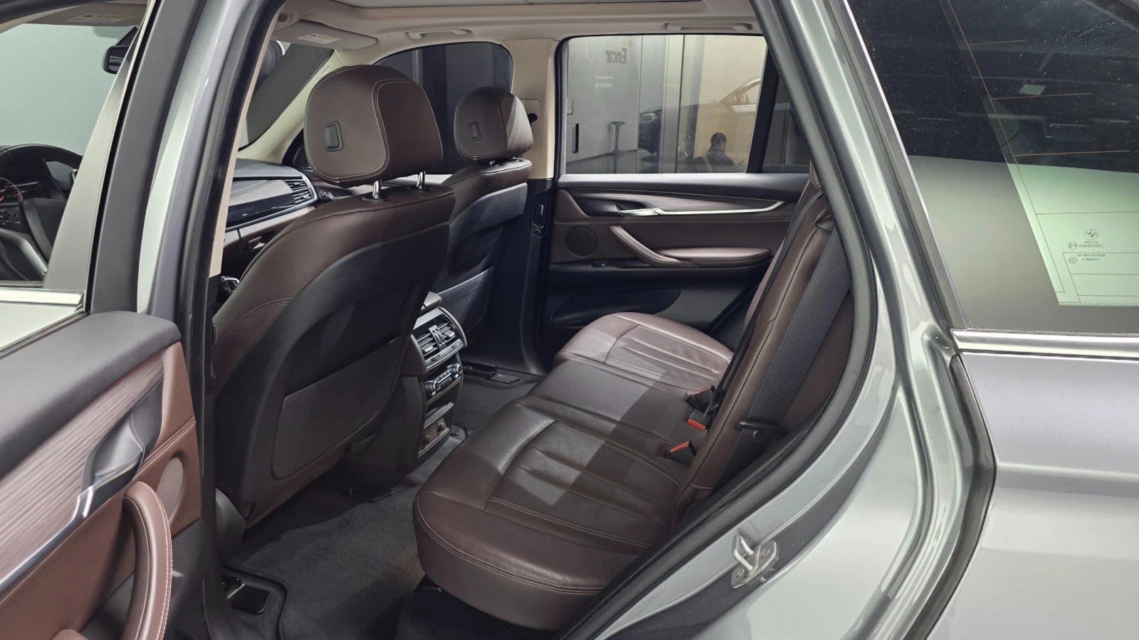 BMW X5 * 360 * ПОДГРЕВИ * HUD * ПАНО * 2 КЛЮЧА, снимка 7 - Автомобили и джипове - 55234326