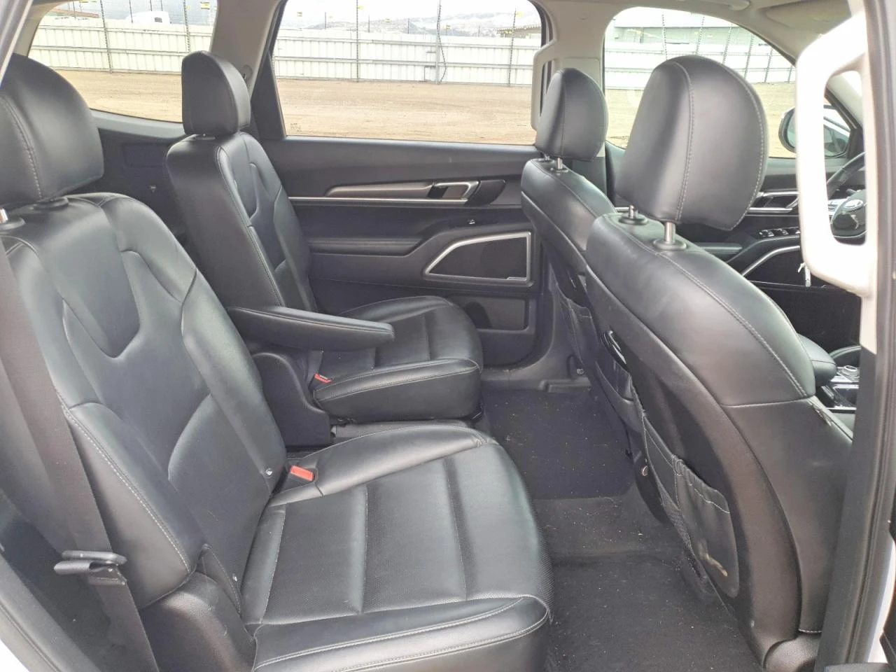 Kia Telluride 3.8l S, снимка 10 - Автомобили и джипове - 55370802