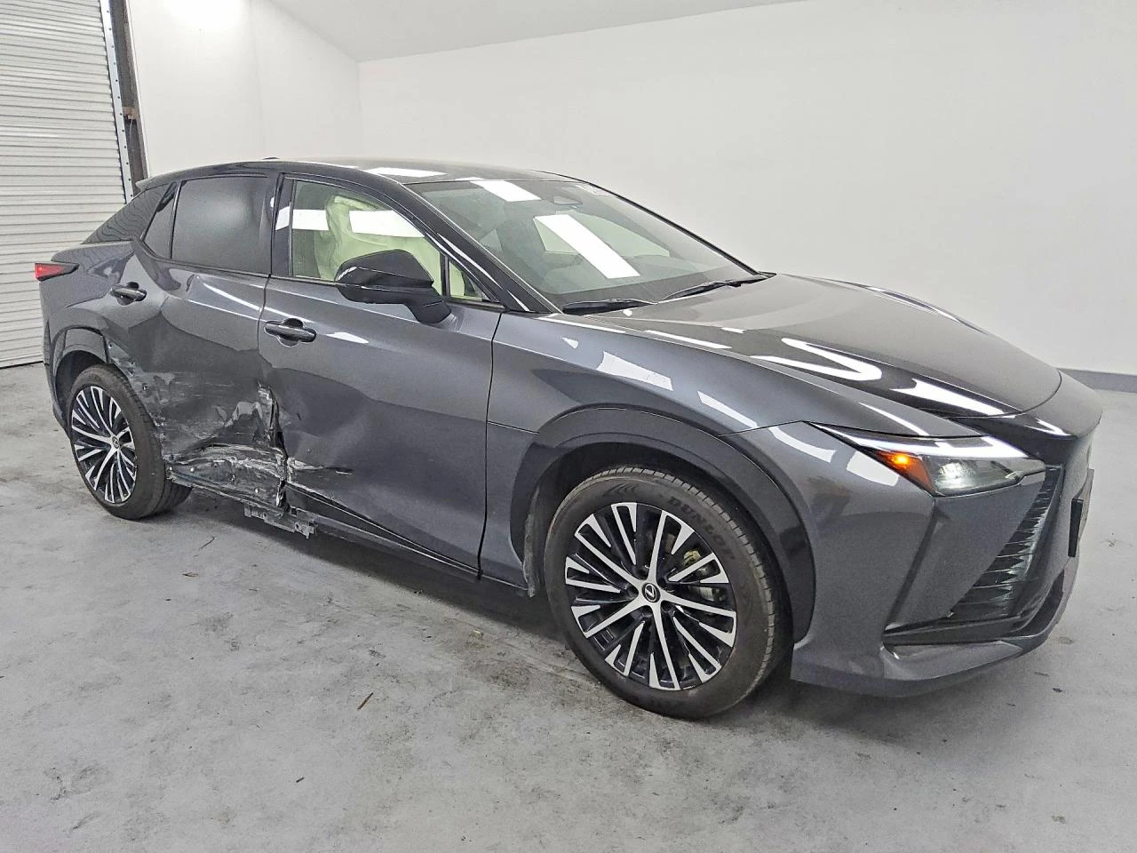 Lexus RZ 300E, снимка 4 - Автомобили и джипове - 55934438