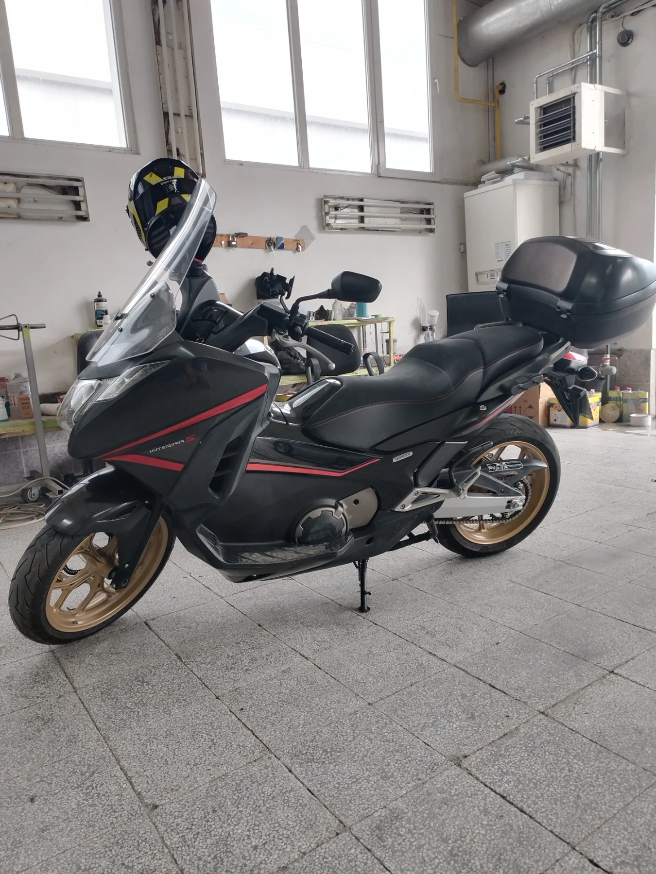 Honda Integra 750 - изображение 2