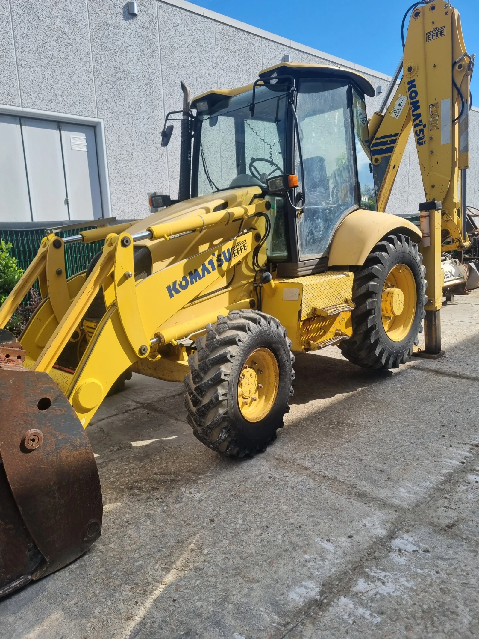 Багер Komatsu WB97R - изображение 2