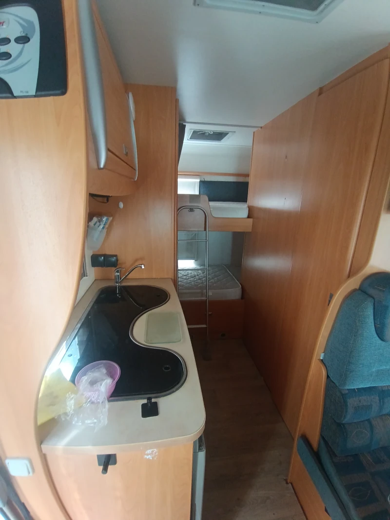 Кемпер Ford Challanger, снимка 12 - Каравани и кемпери - 52293752