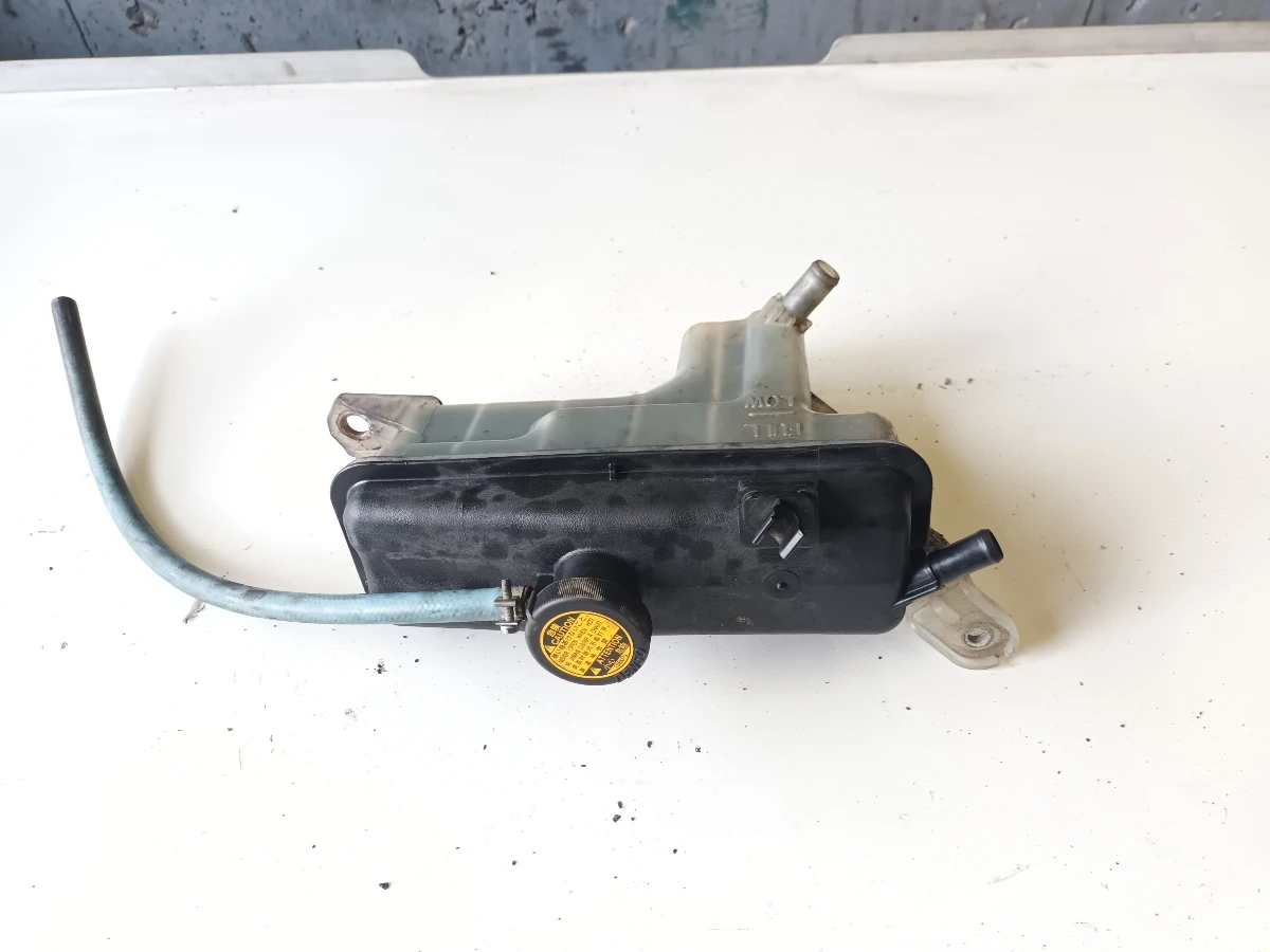 казанче антифриз Тойота Рав 4 2.2 д кат бл