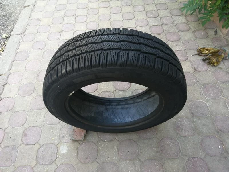 Гуми Зимни 215/60R17, снимка 5 - Гуми и джанти - 45863892