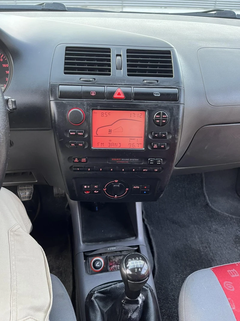 Seat Ibiza, снимка 8 - Автомобили и джипове - 48921051