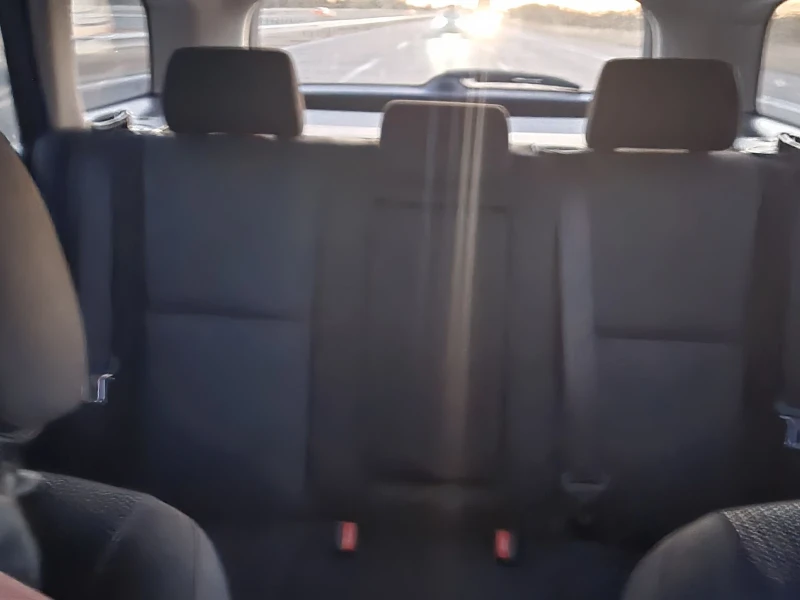 Toyota Avensis, снимка 8 - Автомобили и джипове - 50848208