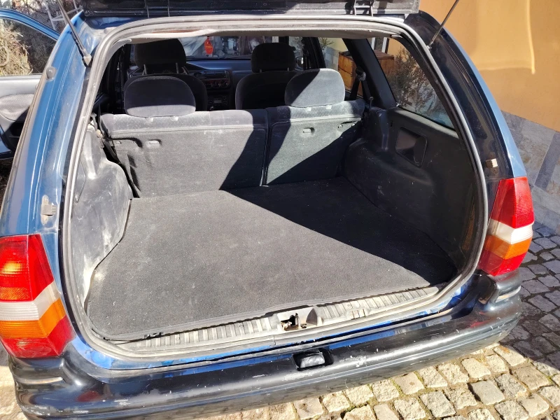 Ford Escort 1.8, снимка 5 - Автомобили и джипове - 53138115