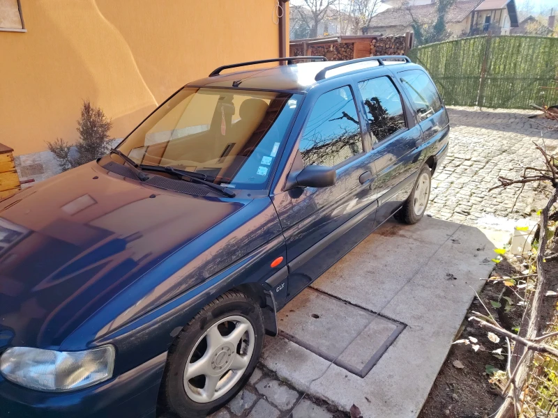Ford Escort 1.8, снимка 7 - Автомобили и джипове - 53138115