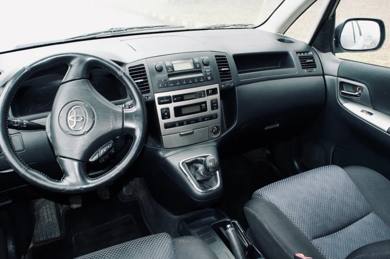 Toyota Corolla verso ПЕРФЕКТНА / КЛИМАТРОНИК / ТОП, снимка 16 - Автомобили и джипове - 53222003