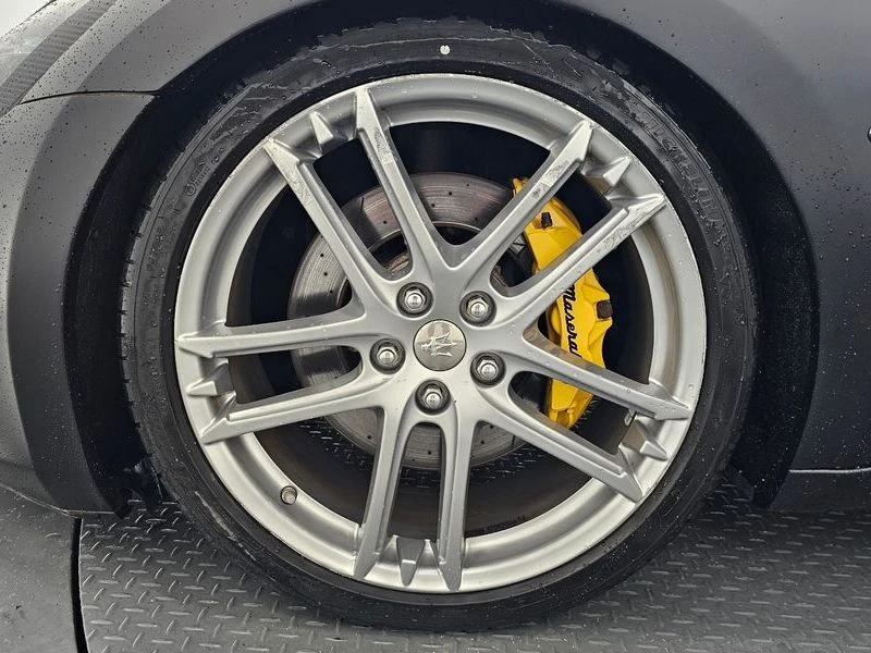 Maserati GranTurismo 4.7 SPORT* КОЖА* ПОДГРЕВ* КАМЕРИ* BOSE, снимка 4 - Автомобили и джипове - 55466113