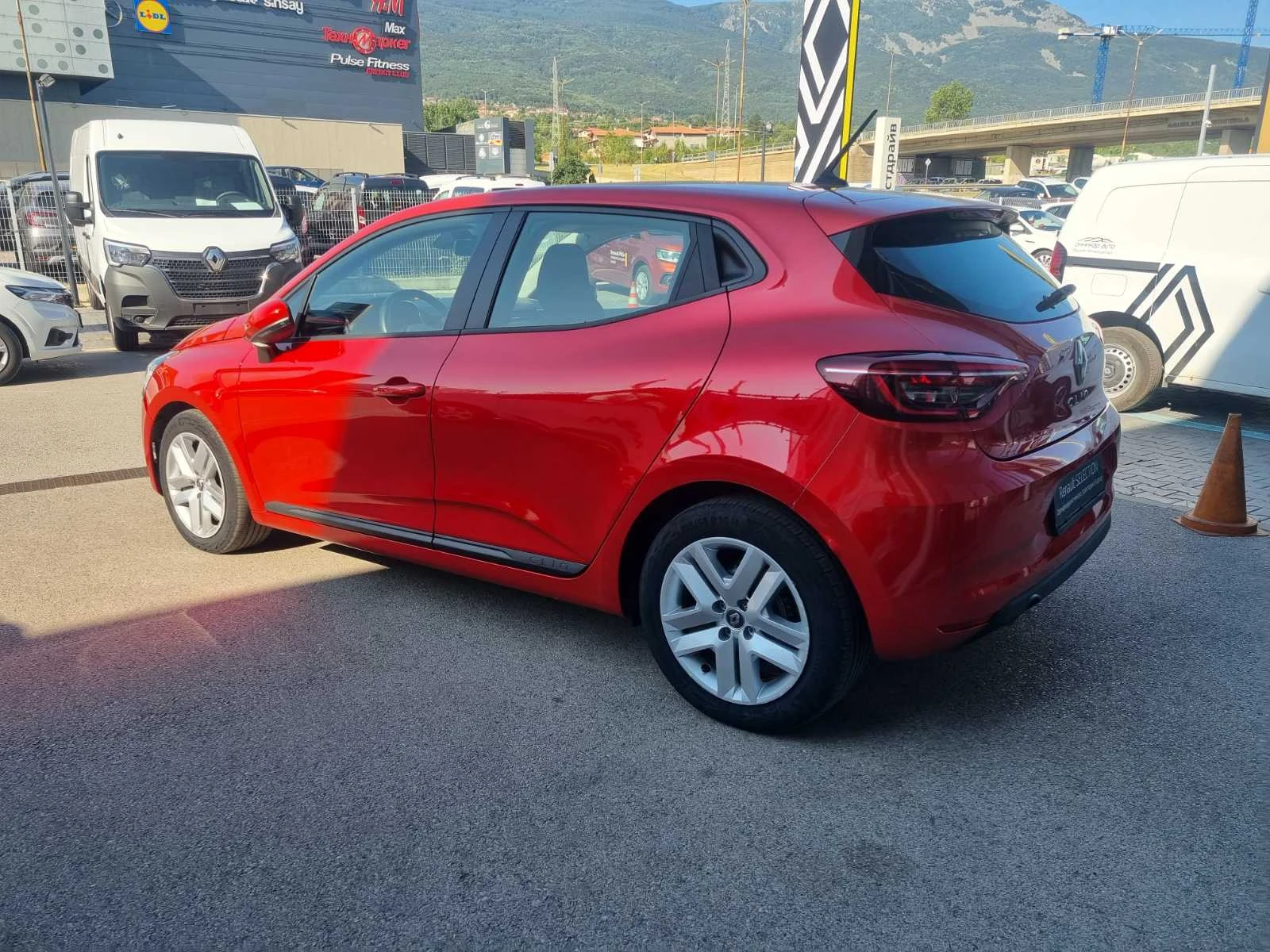 Renault Clio dCi 85 дизел S&S - изображение 4