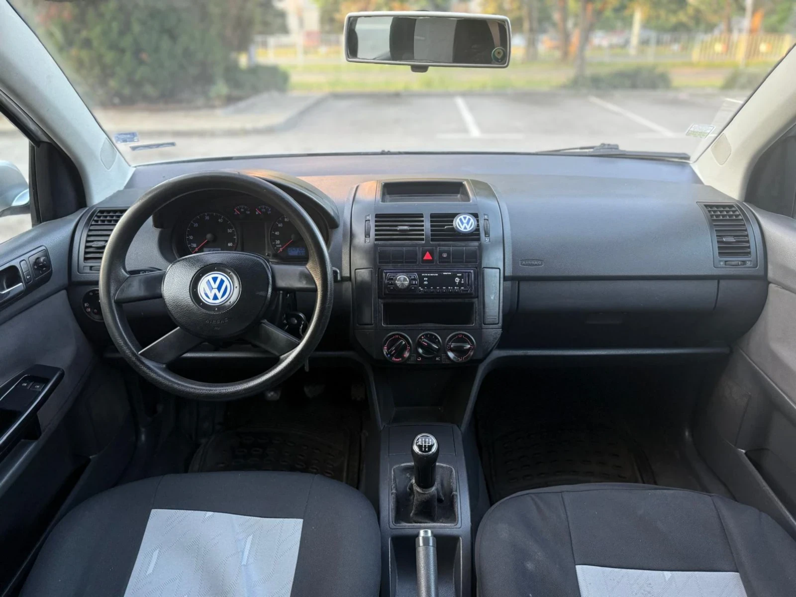 VW Polo 4(5) ВРАТИ/ВСИЧКО ПЛАТЕНО/ОБСЛУЖЕН/БЕЗ РЪЖДА! - изображение 9