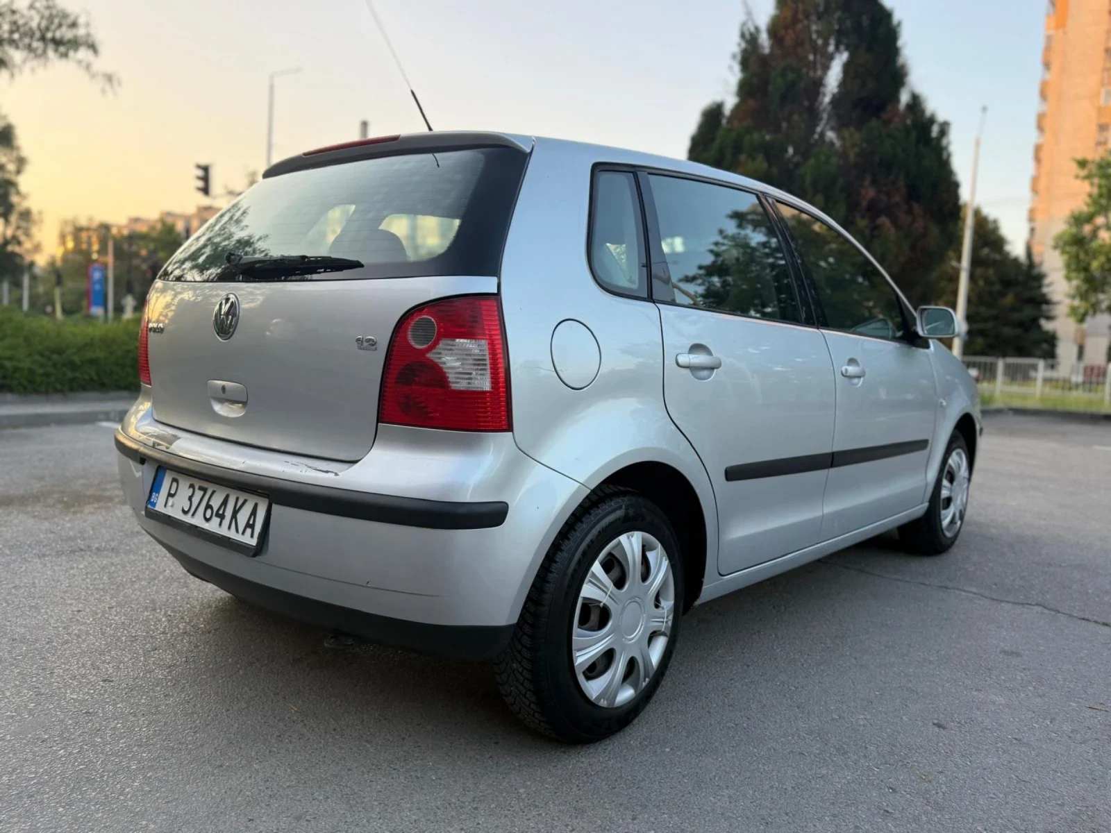 VW Polo 4(5) ВРАТИ/ВСИЧКО ПЛАТЕНО/ОБСЛУЖЕН/БЕЗ РЪЖДА! - изображение 7