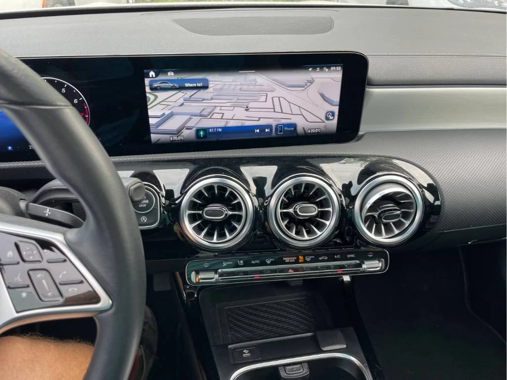 Mercedes-Benz CLA 250 * CARFAX* ОПЦИЯ ЗА ФИНАНСИРАНЕ*  - изображение 8
