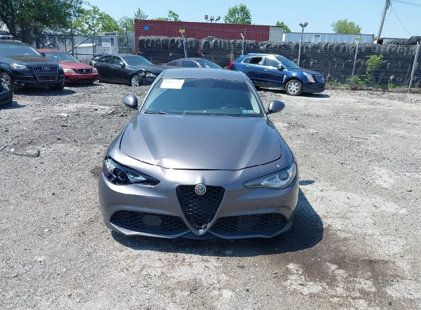 Alfa Romeo Giulia AWD - изображение 2
