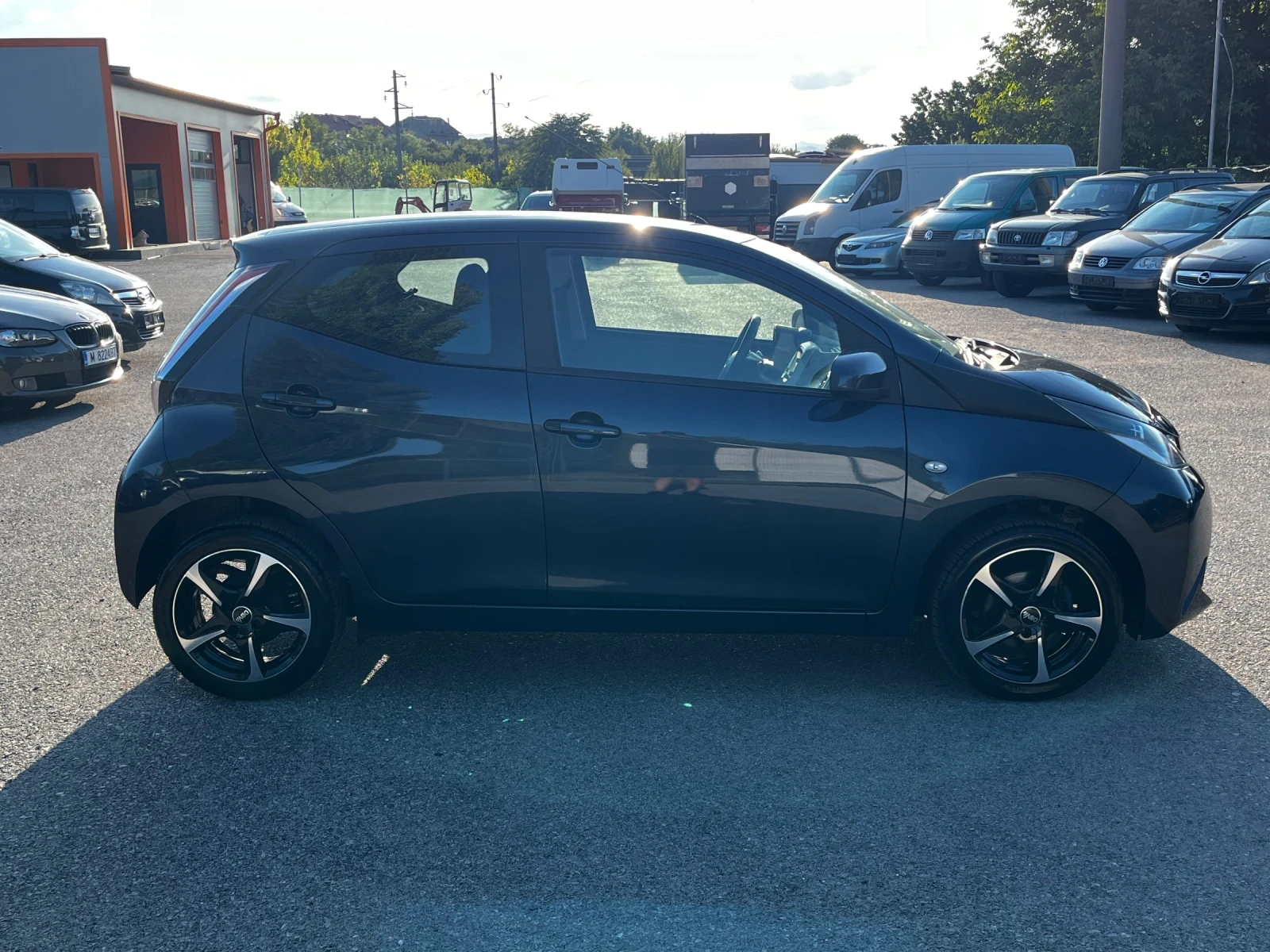 Toyota Aygo 1.0i 92000км НАВИ Камера - изображение 6