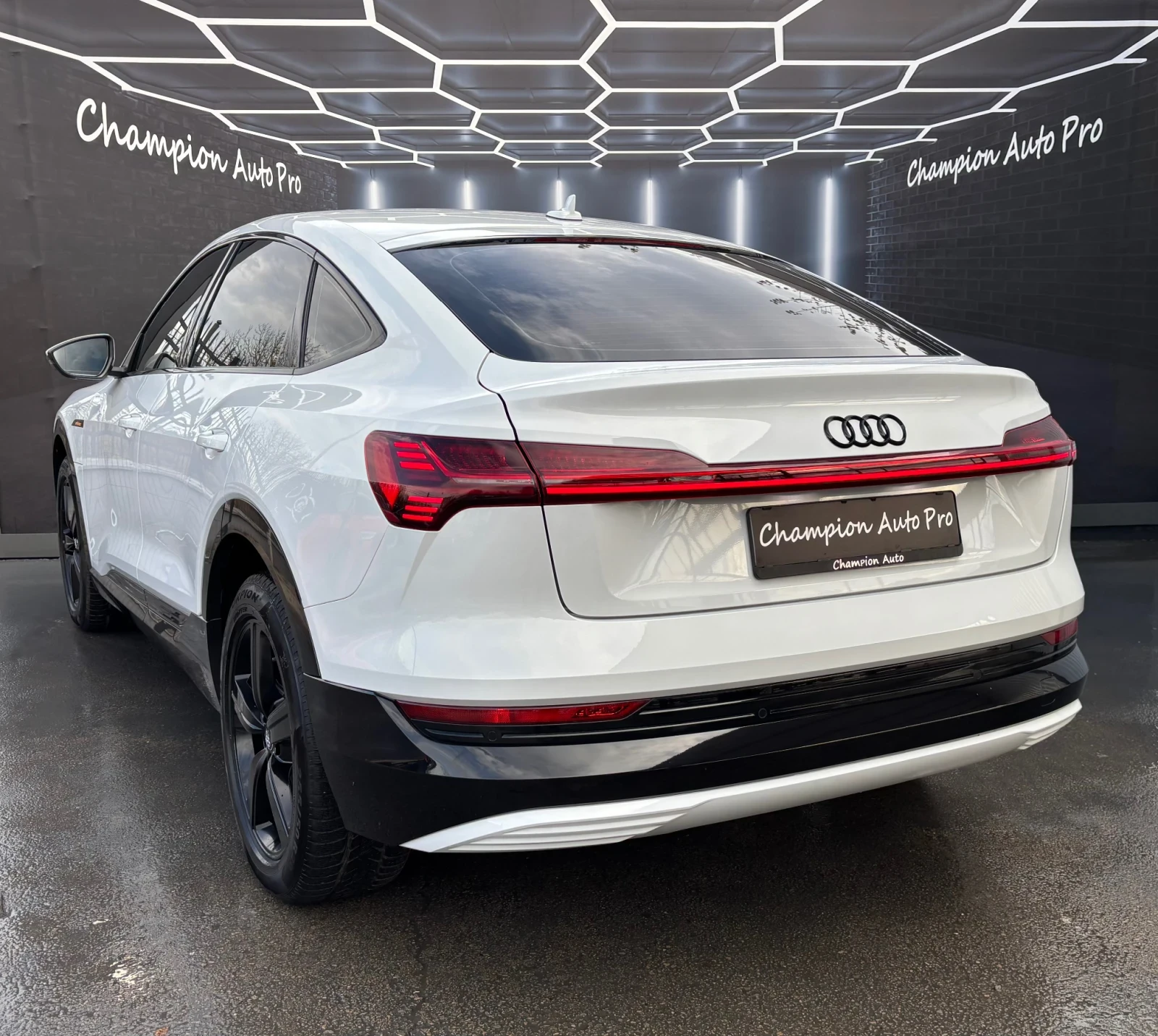 Audi E-Tron 57000км. - изображение 4