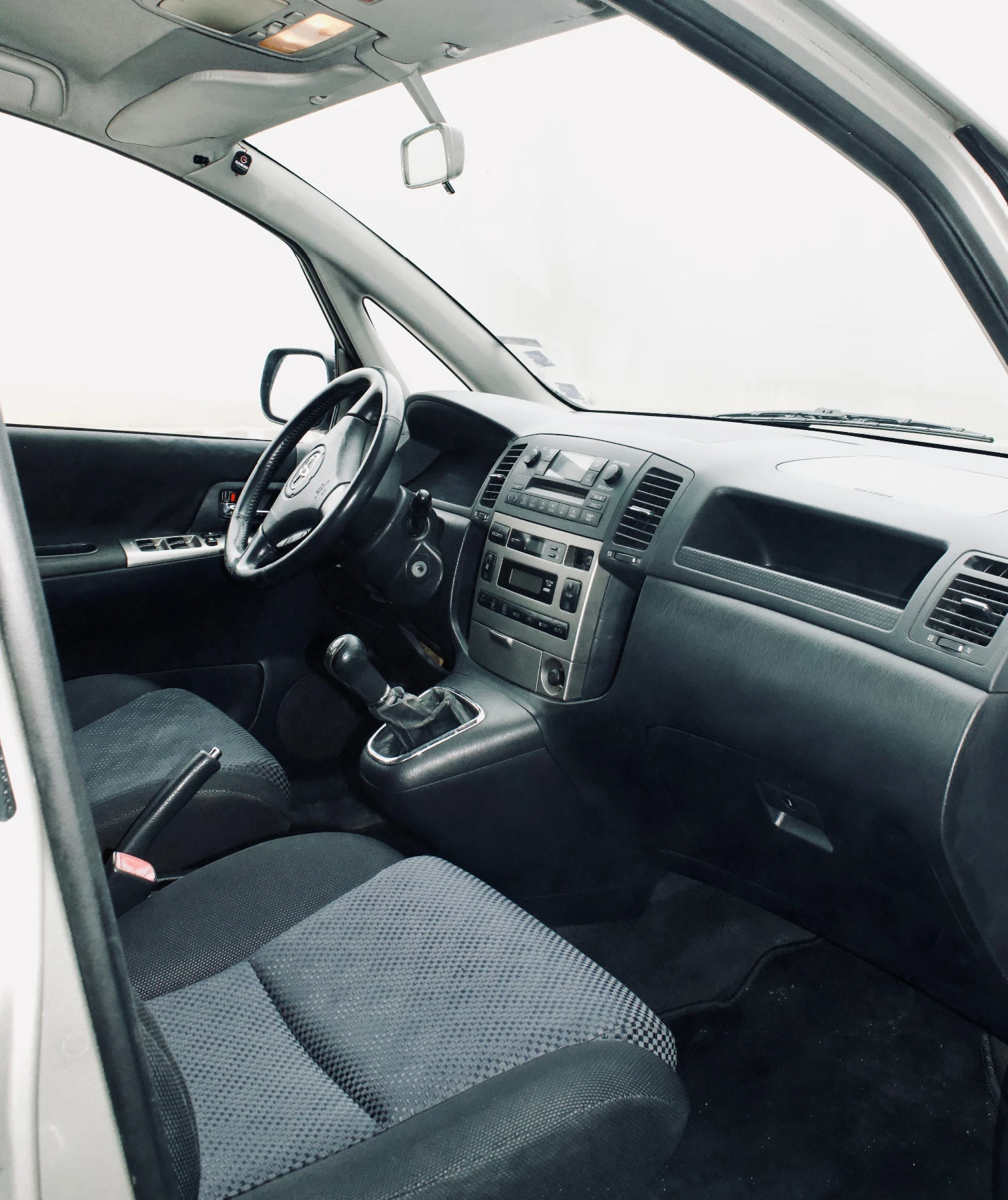 Toyota Corolla verso ��������� / ����������� / ��� | Mobile.bg � ����������� 15