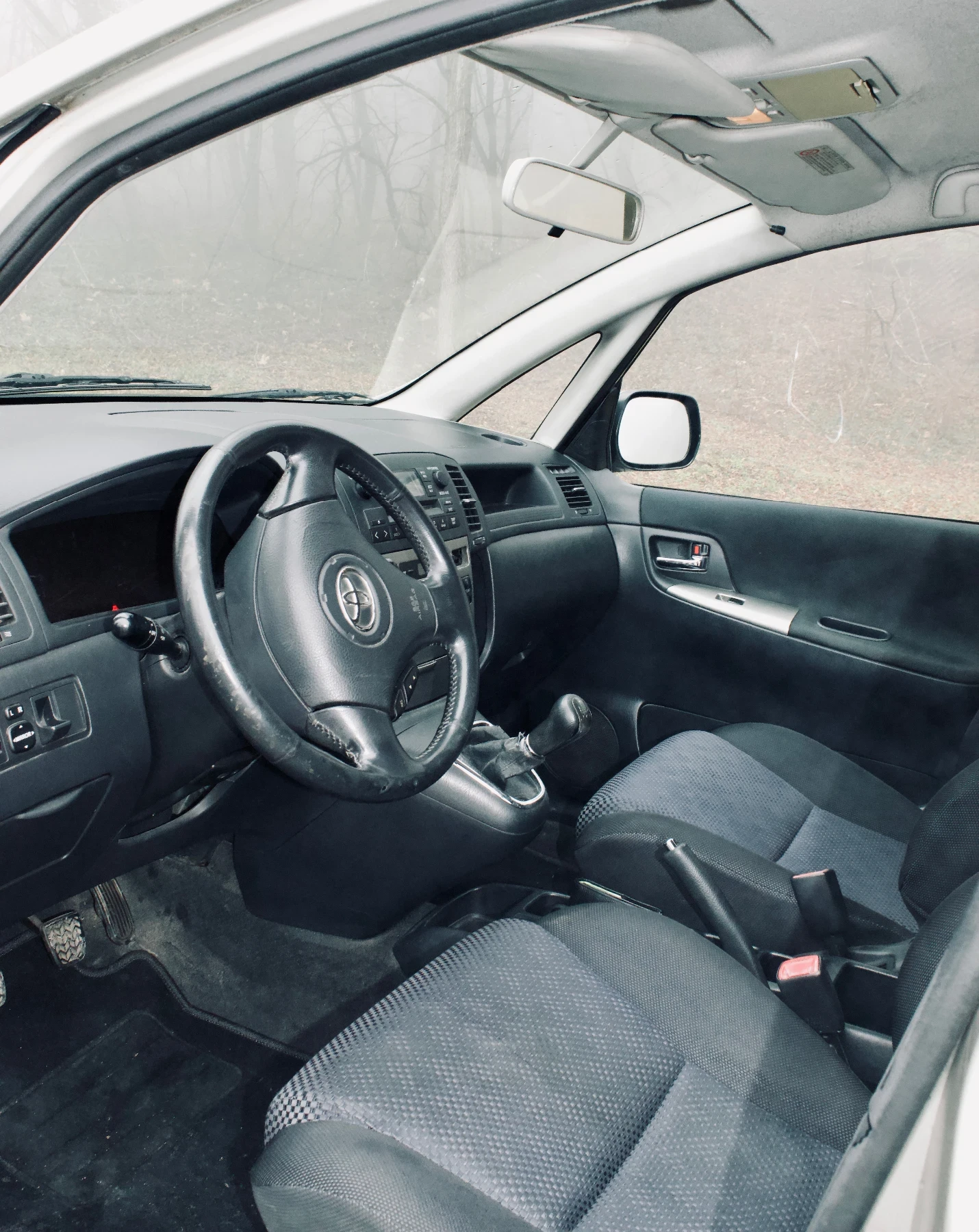 Toyota Corolla verso ��������� / ����������� / ��� | Mobile.bg � ����������� 12