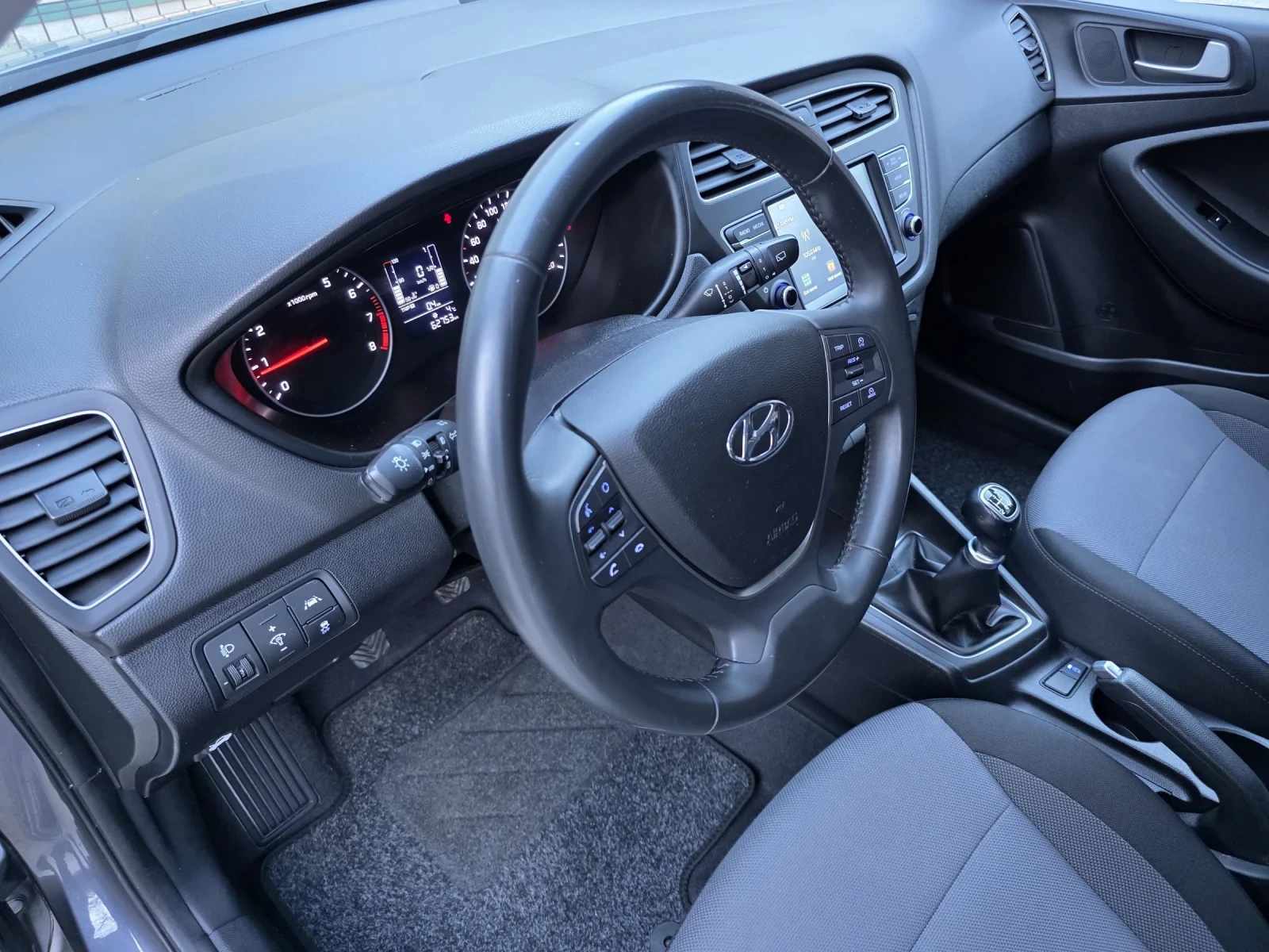 Hyundai I20 Active GO 1.25i NAVI KAMERA LED 62.000KM | Mobile.bg � ����������� 14