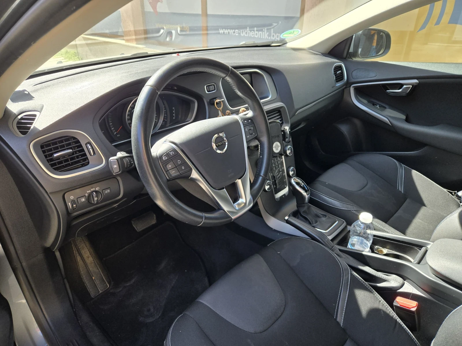 Volvo V40, снимка 8 - Автомобили и джипове - 53826105