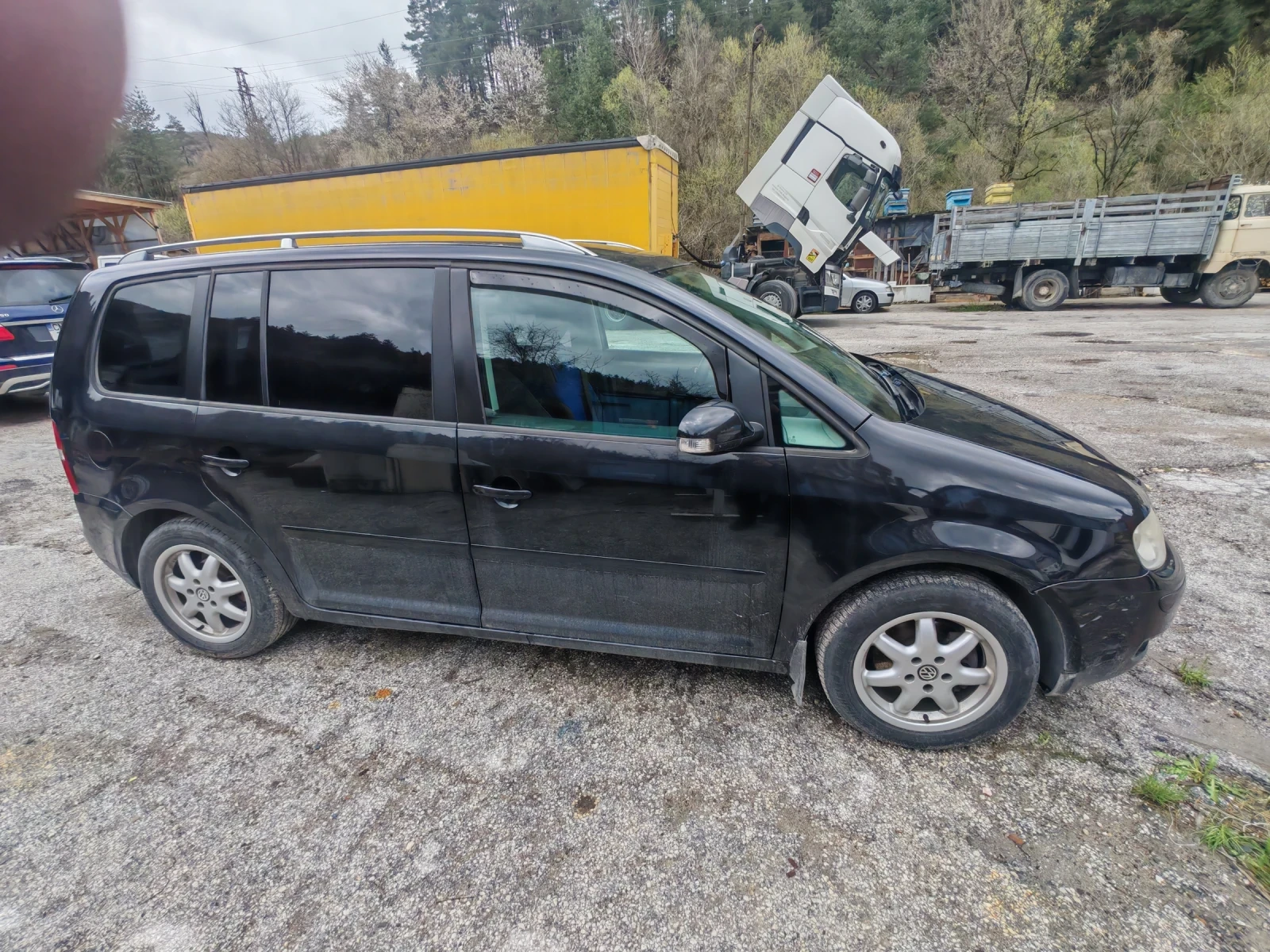 VW Touran 1.9tdi, снимка 3 - Автомобили и джипове - 54300519