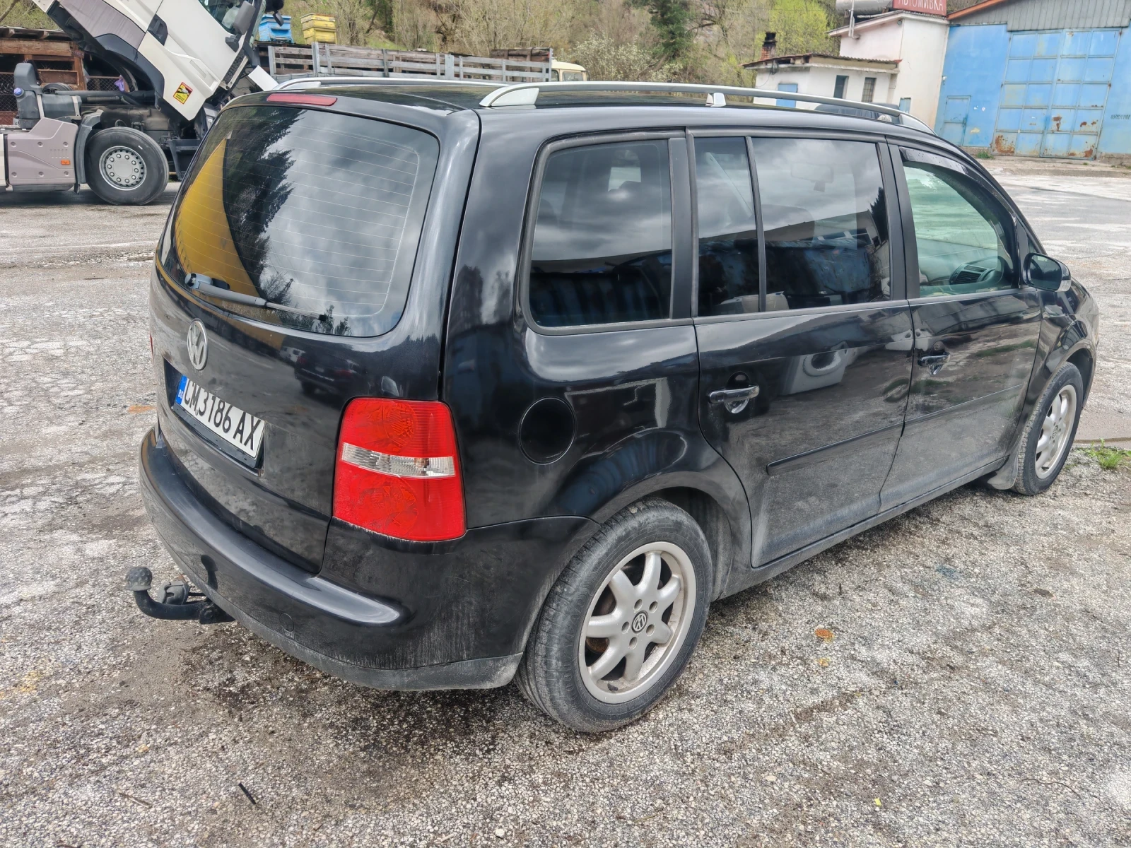 VW Touran 1.9tdi, снимка 4 - Автомобили и джипове - 54300519