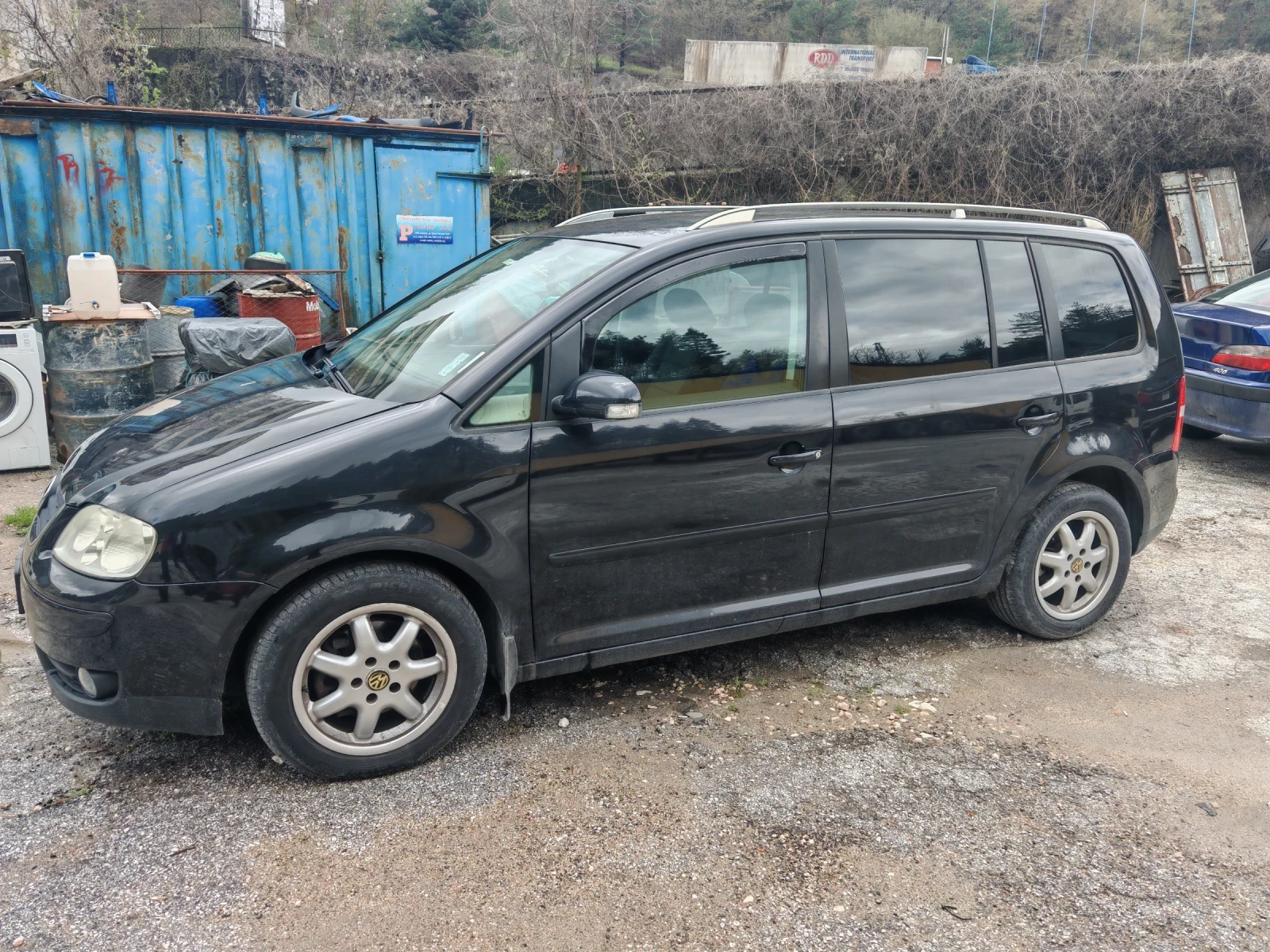 VW Touran 1.9tdi, снимка 8 - Автомобили и джипове - 54300519