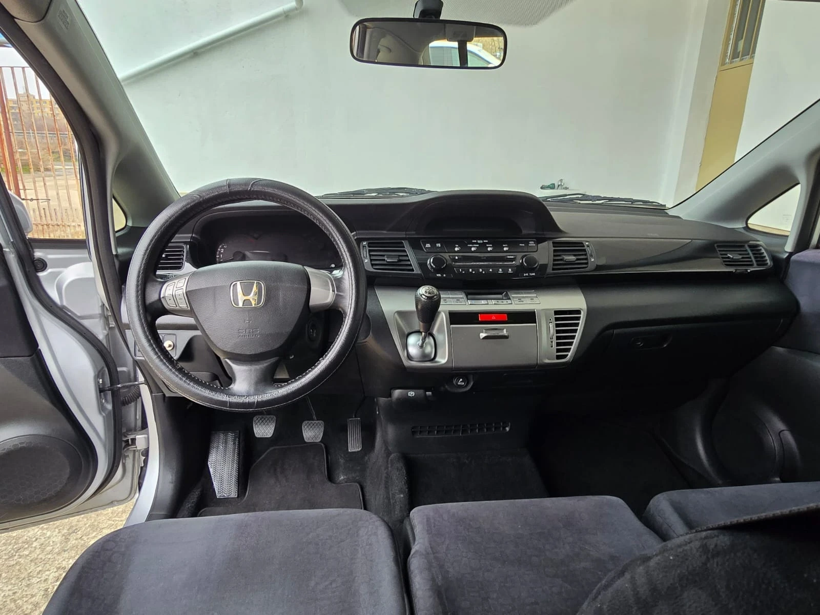 Honda Fr-v, снимка 10 - Автомобили и джипове - 54315229