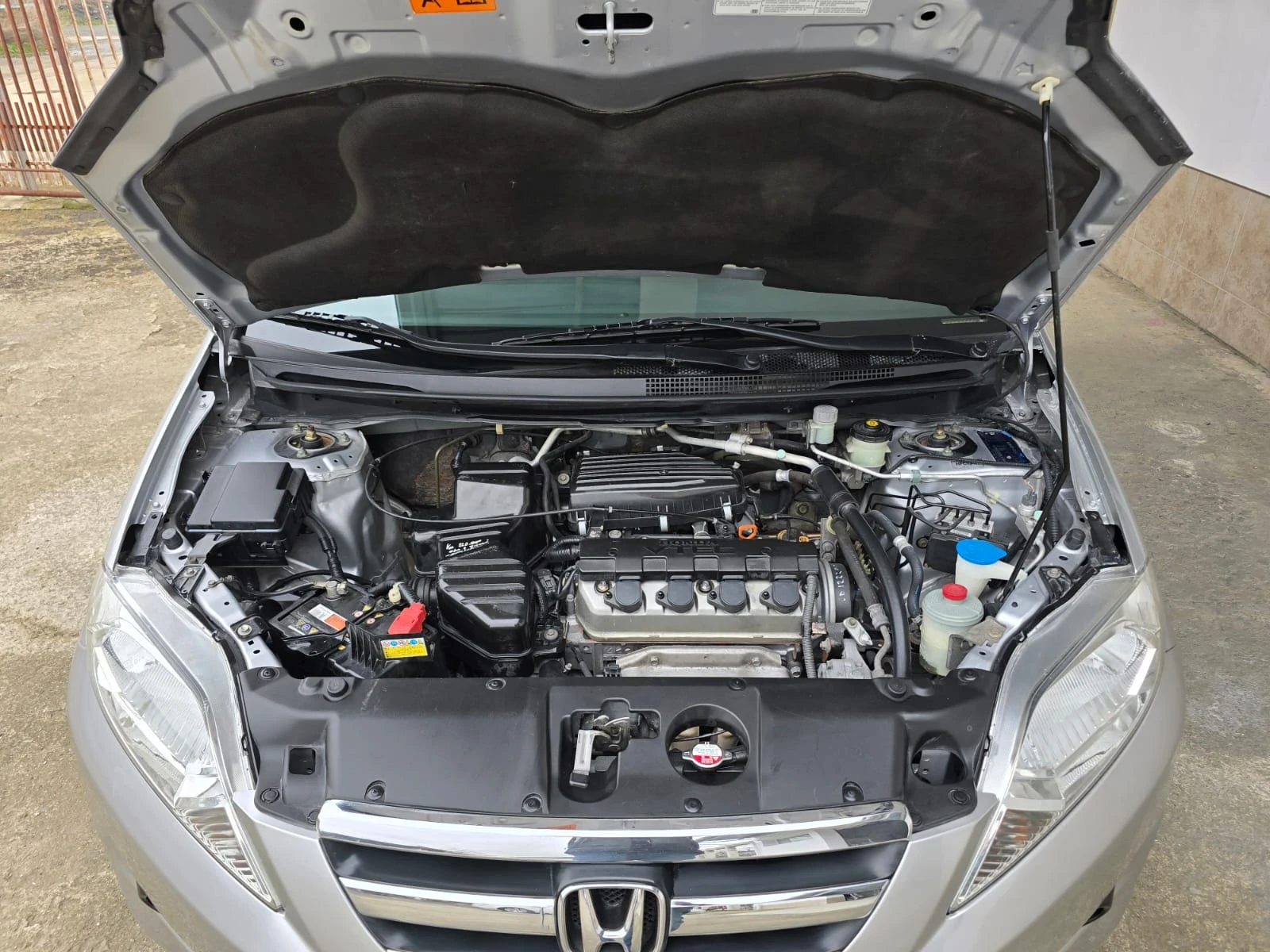 Honda Fr-v, снимка 11 - Автомобили и джипове - 54315229