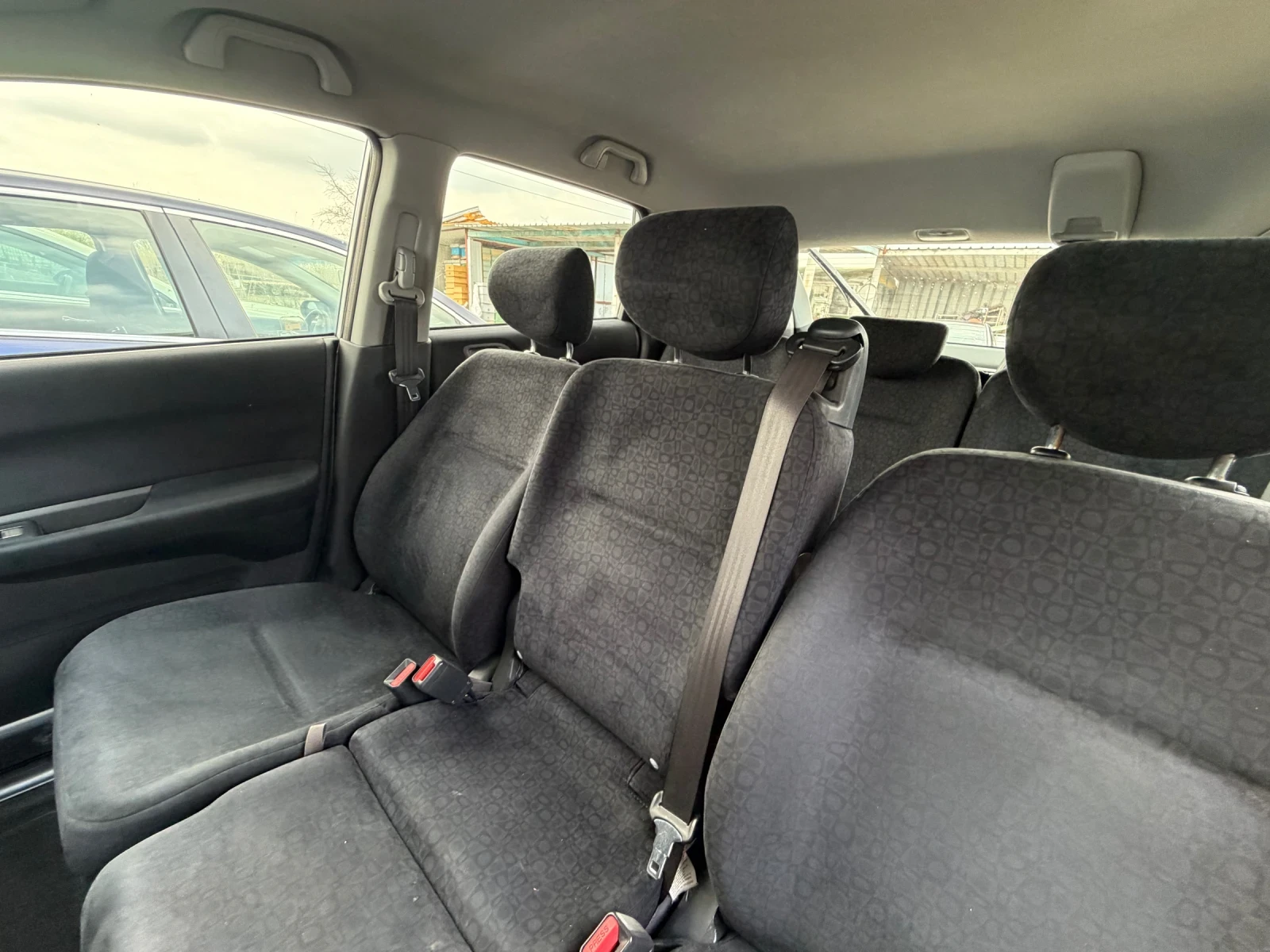 Honda Fr-v, снимка 2 - Автомобили и джипове - 54315229