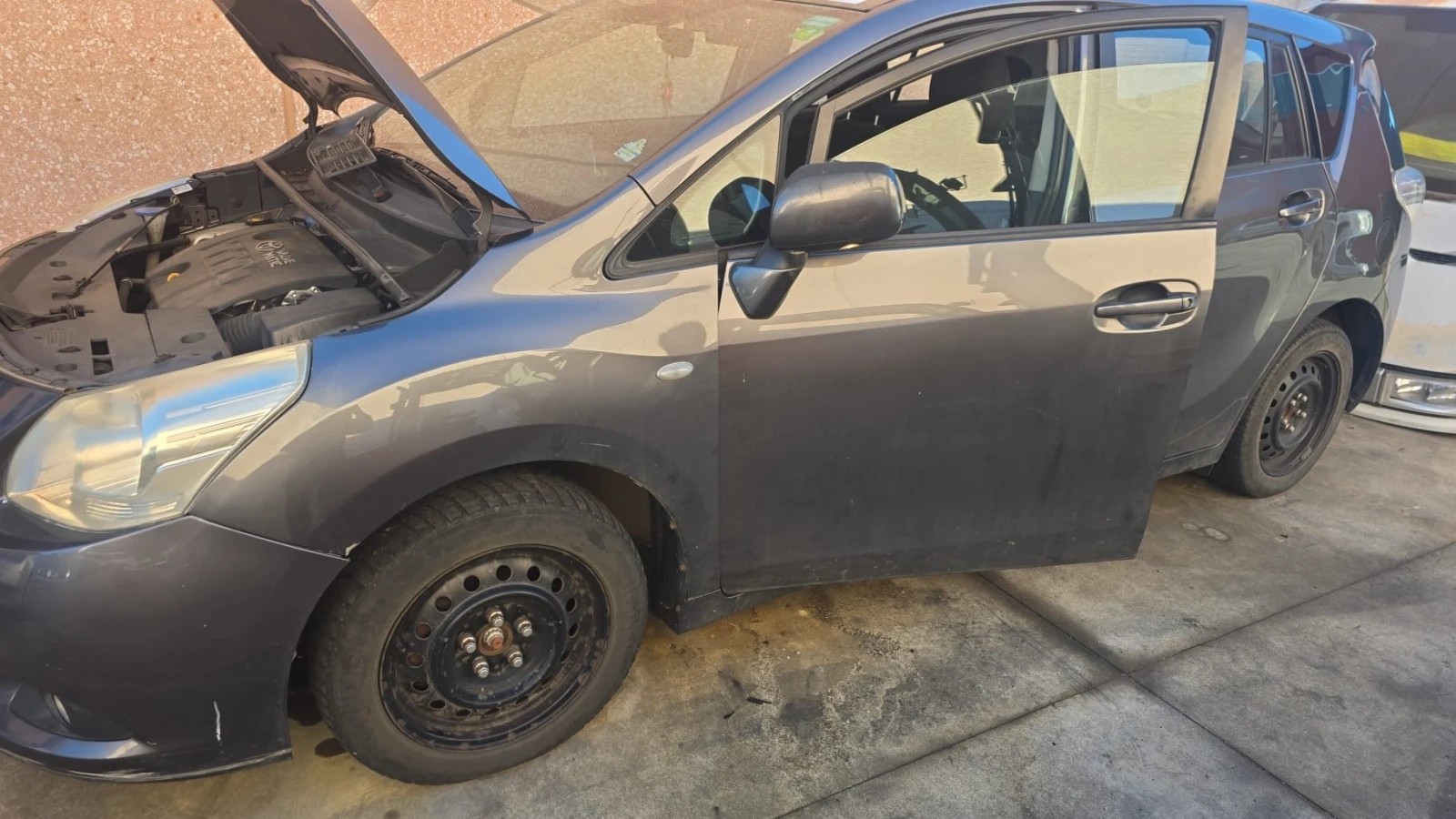 Toyota Verso 1.6VVTI/ 1ZR, снимка 2 - Автомобили и джипове - 54339823