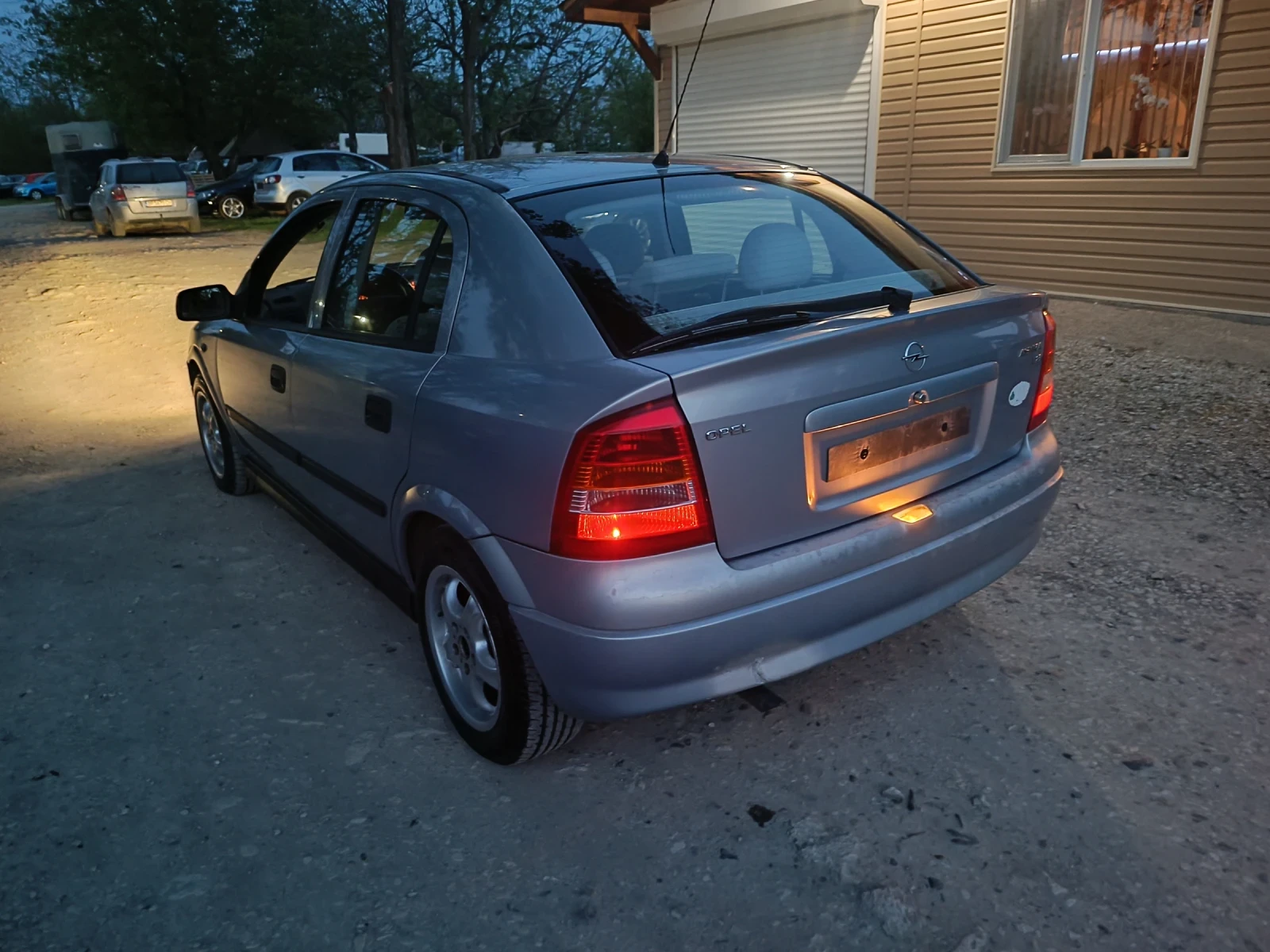 Opel Astra 1.8 avtomat 125 ks, снимка 7 - Автомобили и джипове - 54356435