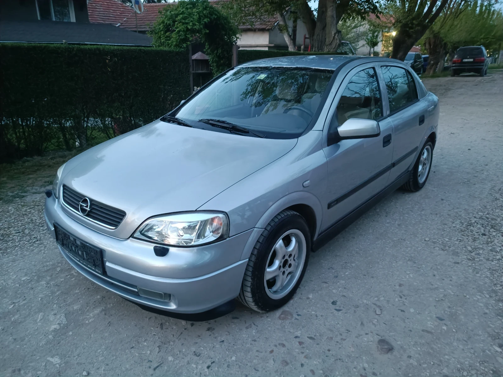 Opel Astra 1.8 avtomat 125 ks, снимка 6 - Автомобили и джипове - 54356435