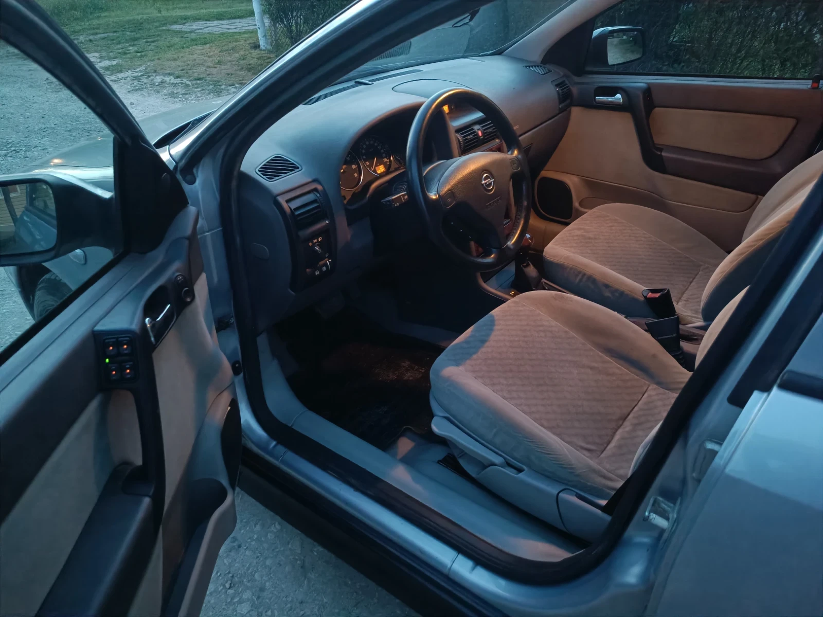 Opel Astra 1.8 avtomat 125 ks, снимка 13 - Автомобили и джипове - 54356435